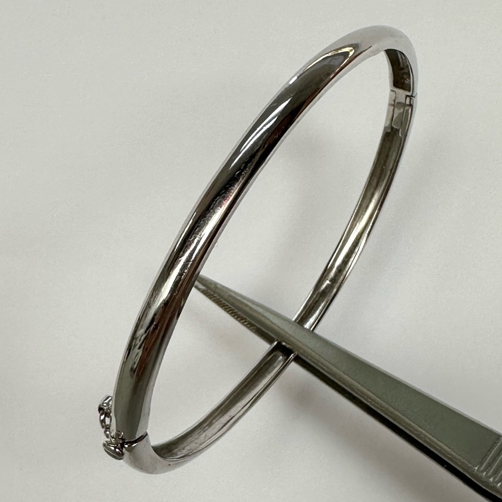 Silver Bangle Bracelet - Polished Metal Women's Accessory